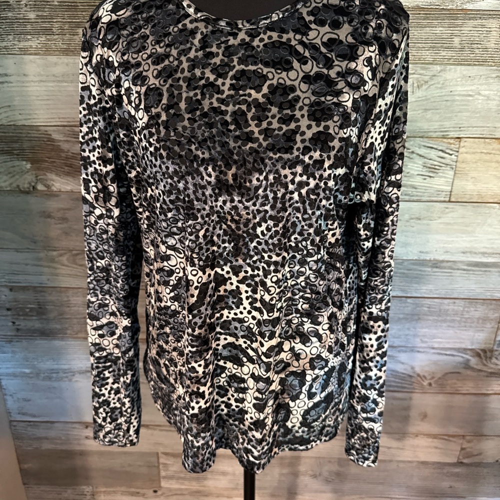 TanJay Black and White Patterned Long Sleeve Velvet Top